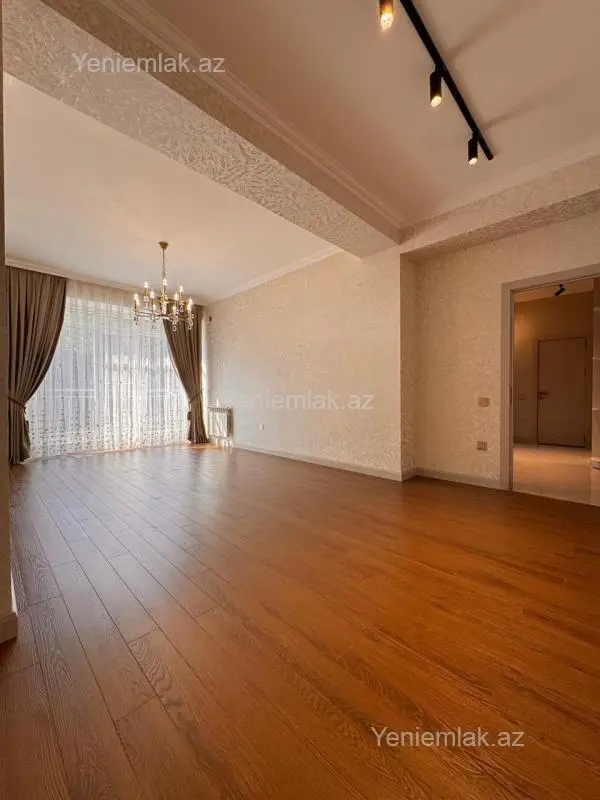 Satılır 2 otaqlı yeni tikili 75 m²