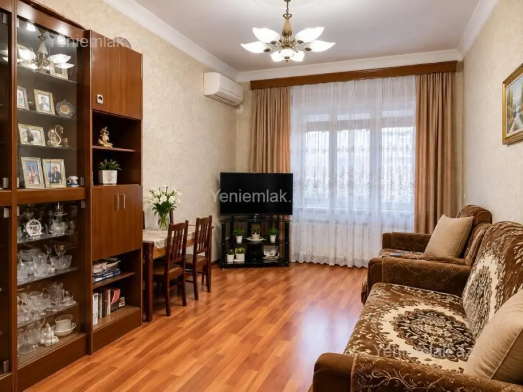 Satılır 2 otaqlı köhnə tikili 50 m²