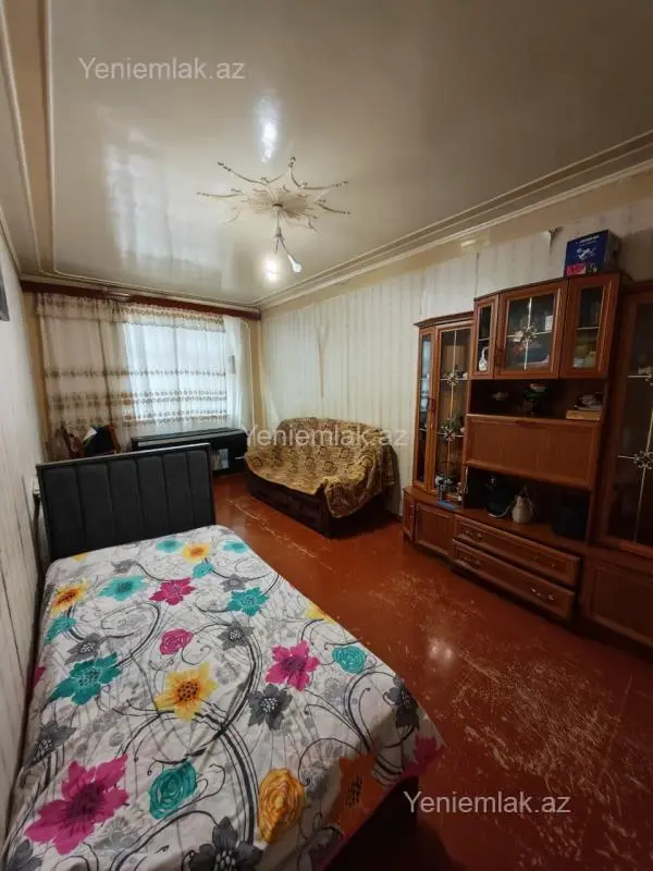 Satılır 3 otaqlı köhnə tikili 75 m²