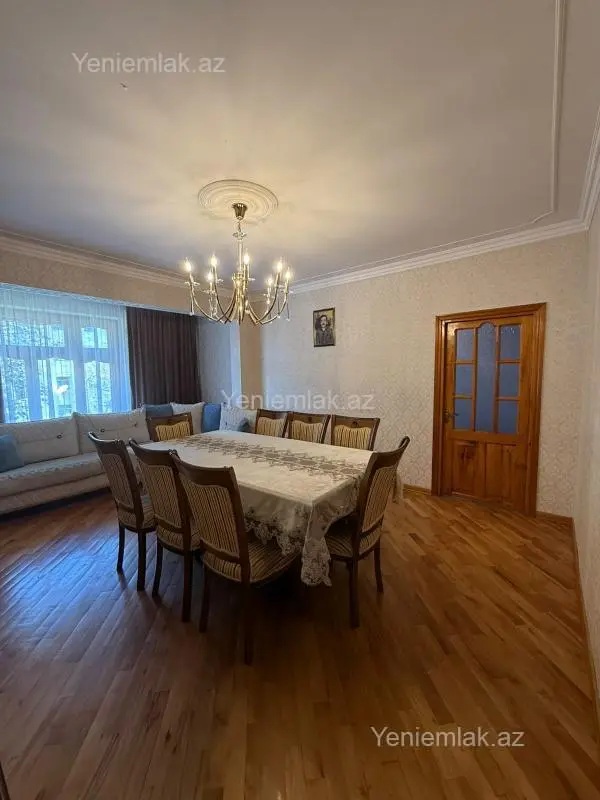 Satılır 4 otaqlı köhnə tikili 100 m²