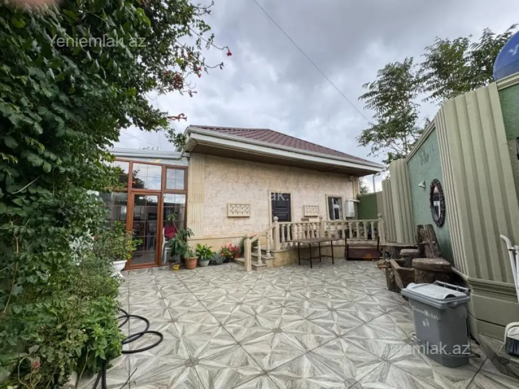 Satılır 4 otaqlı həyət evi 130 m²