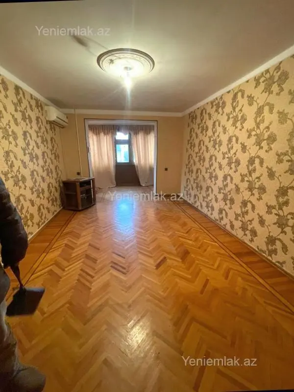 Satılır 3 otaqlı köhnə tikili 75 m²