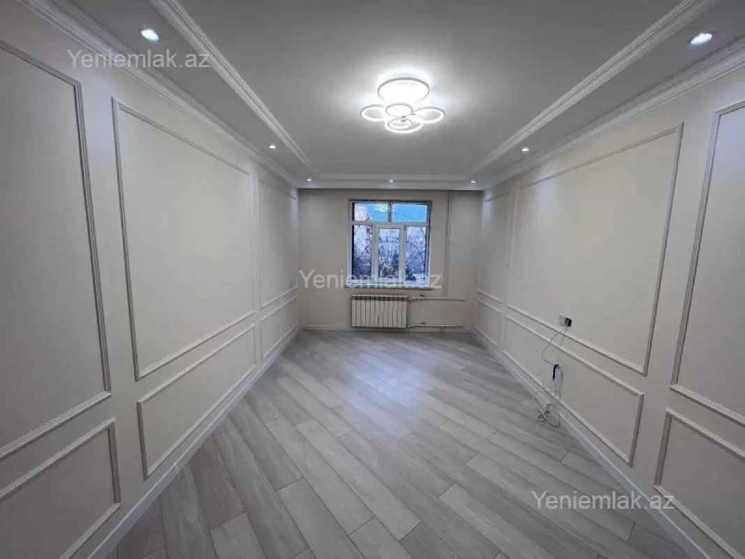 Satılır 4 otaqlı köhnə tikili 100 m²