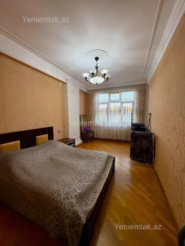 Satılır 3 otaqlı yeni tikili 120 m²