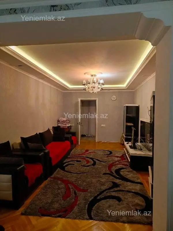 Satılır 3 otaqlı köhnə tikili 100 m²