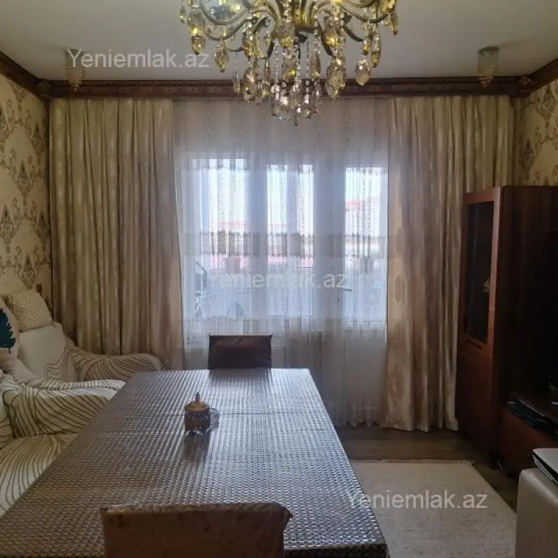 Satılır 2 otaqlı köhnə tikili 60 m²