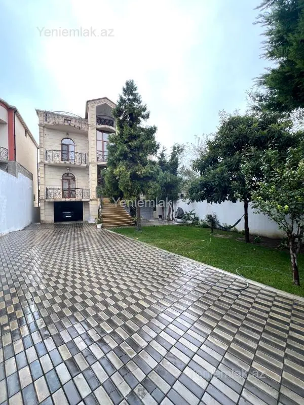 Satılır 9 otaqlı həyət evi 600 m²