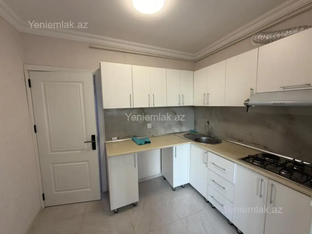 Satılır 3 otaqlı köhnə tikili 75 m²