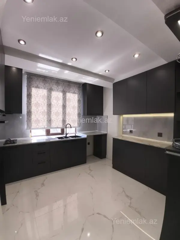 Satılır 4 otaqlı köhnə tikili 90 m²
