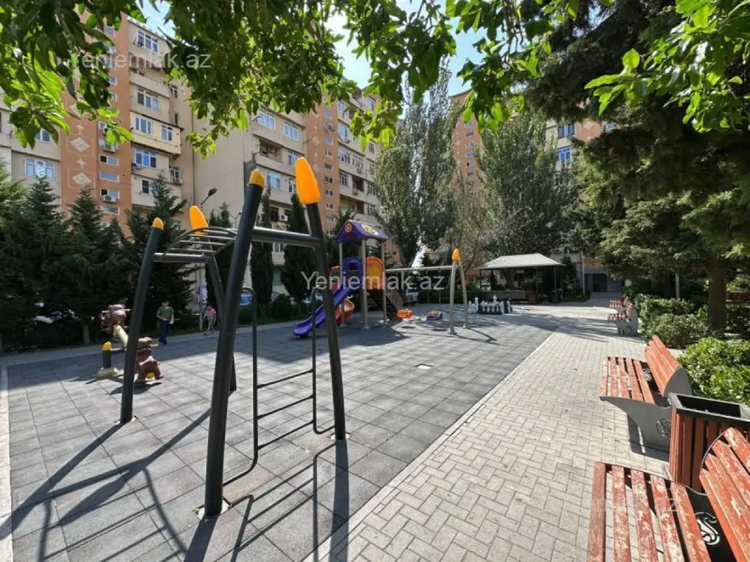 Satılır 2 otaqlı köhnə tikili 60 m²