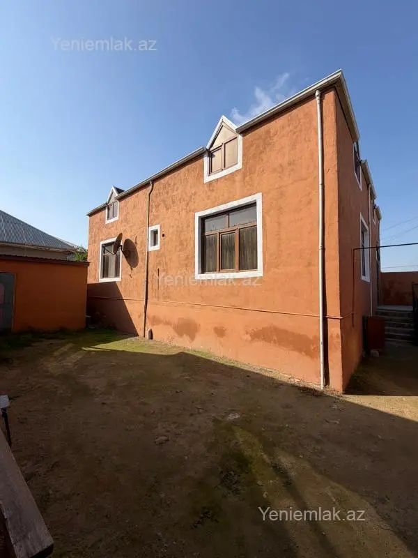Satılır 2 otaqlı həyət evi 220 m²