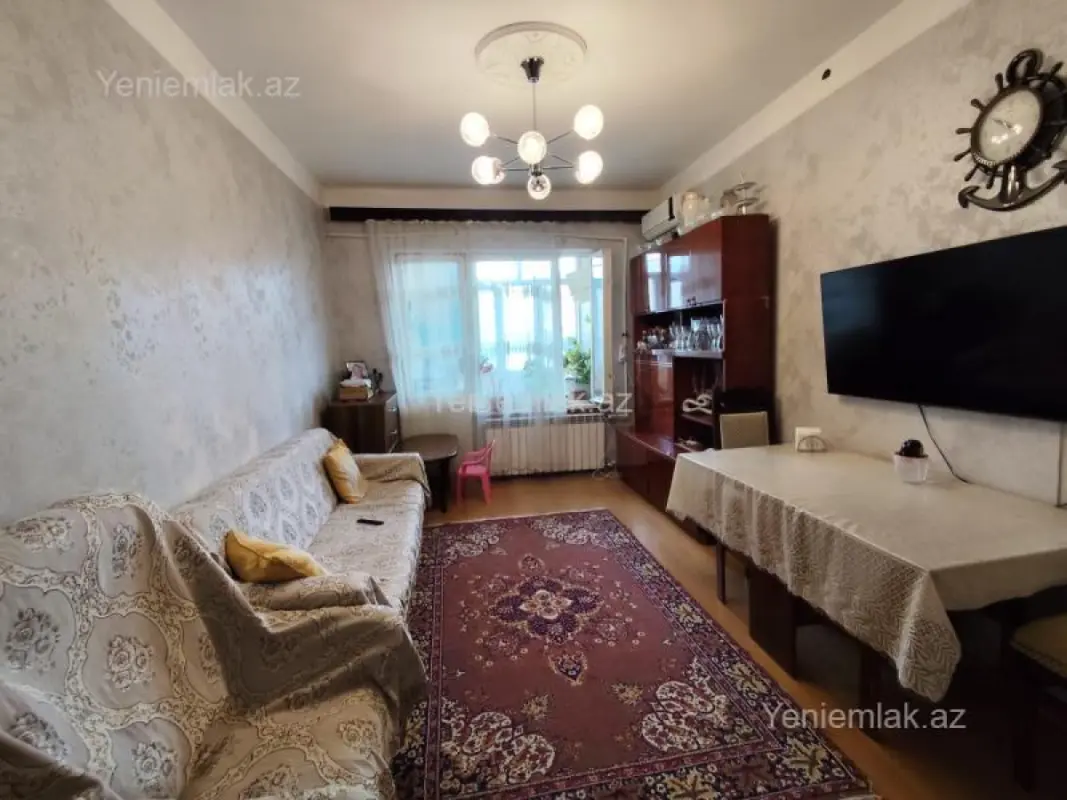 Satılır 4 otaqlı köhnə tikili 110 m²