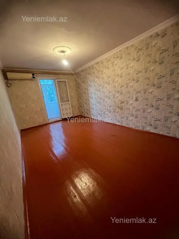 Satılır 1 otaqlı köhnə tikili 30 m²