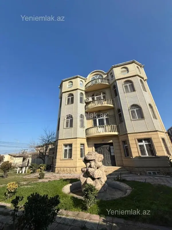 Satılır 8 otaqlı həyət evi 620 m²
