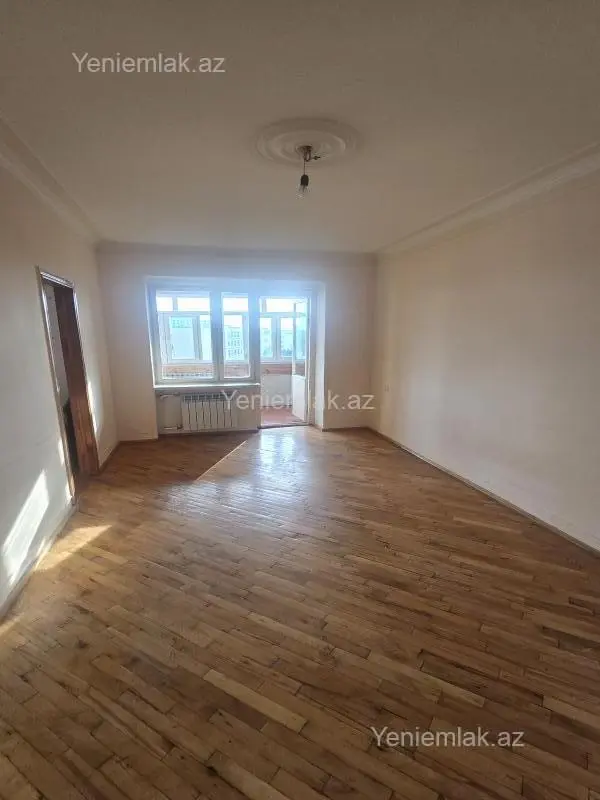 Satılır 3 otaqlı köhnə tikili 80 m²