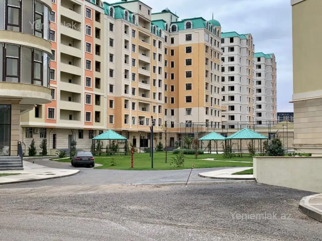 Satılır 3 otaqlı yeni tikili 125 m²