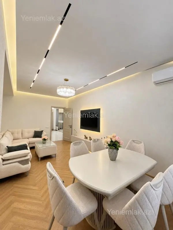 Satılır 3 otaqlı yeni tikili 110 m²
