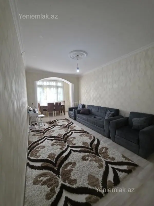 Satılır 4 otaqlı köhnə tikili 100 m²