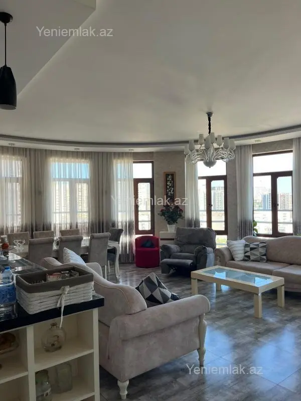 Satılır 4 otaqlı yeni tikili 160 m²