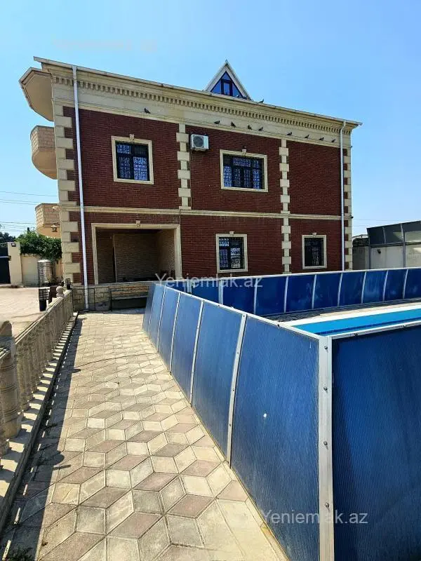 Satılır 7 otaqlı həyət evi 200 m²