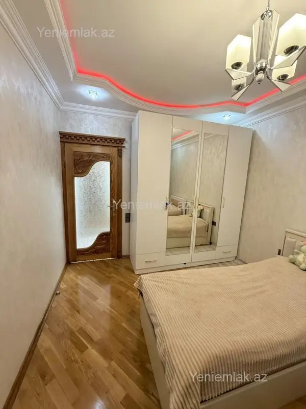Satılır 2 otaqlı köhnə tikili 60 m²