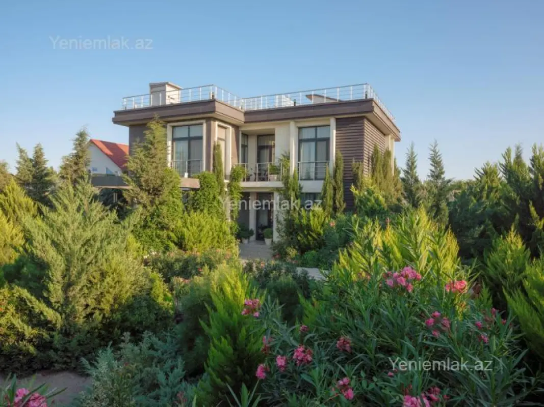 Satılır 5 otaqlı həyət evi 246 m²