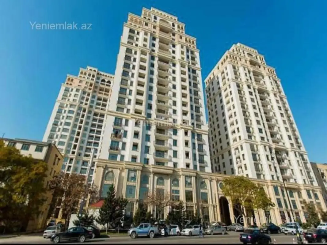 Satılır 3 otaqlı yeni tikili 130 m²