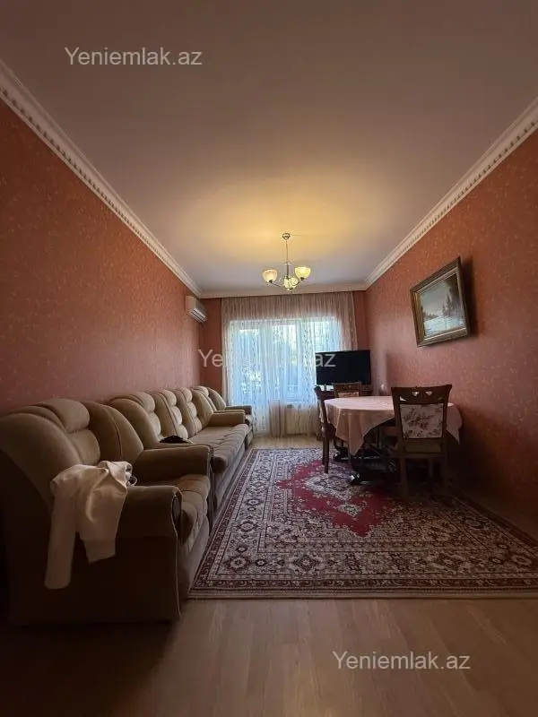 Satılır 4 otaqlı köhnə tikili 120 m²