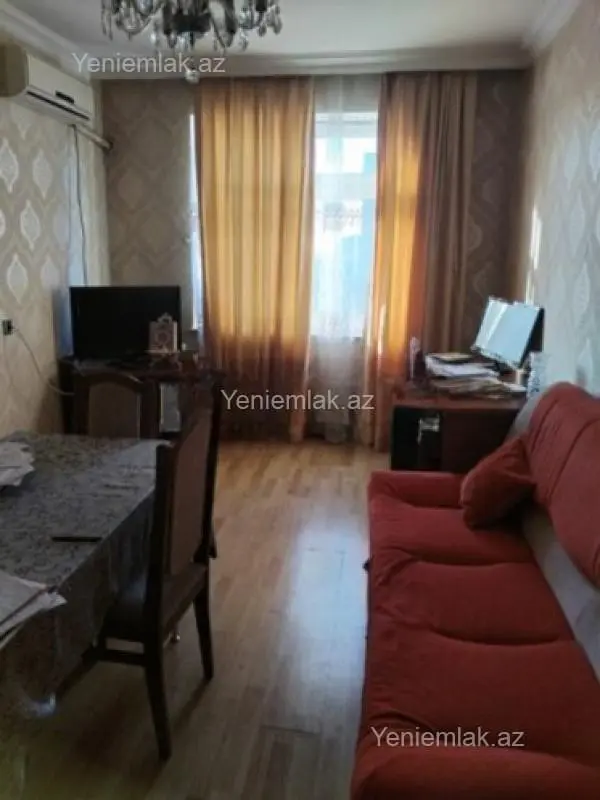 Satılır 3 otaqlı köhnə tikili 90 m²