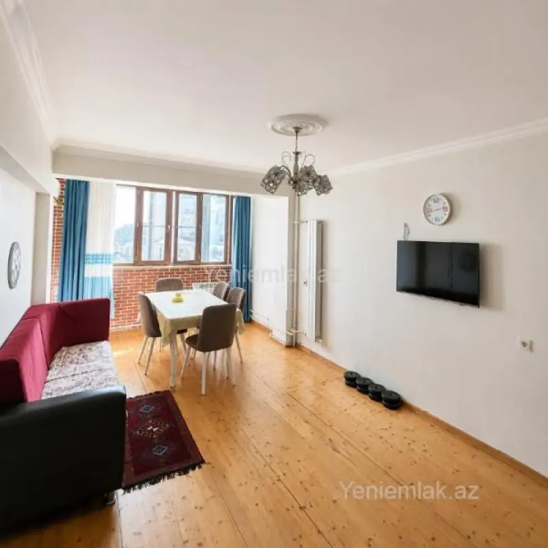 Satılır 3 otaqlı köhnə tikili 90 m²
