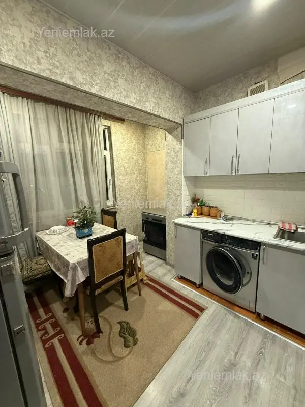 Satılır 3 otaqlı köhnə tikili 80 m²