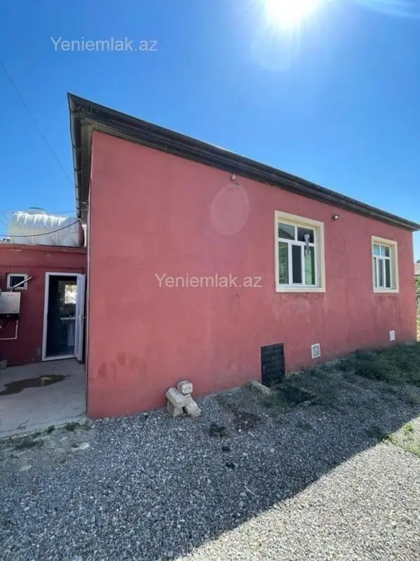 Satılır 1 otaqlı həyət evi 60 m²
