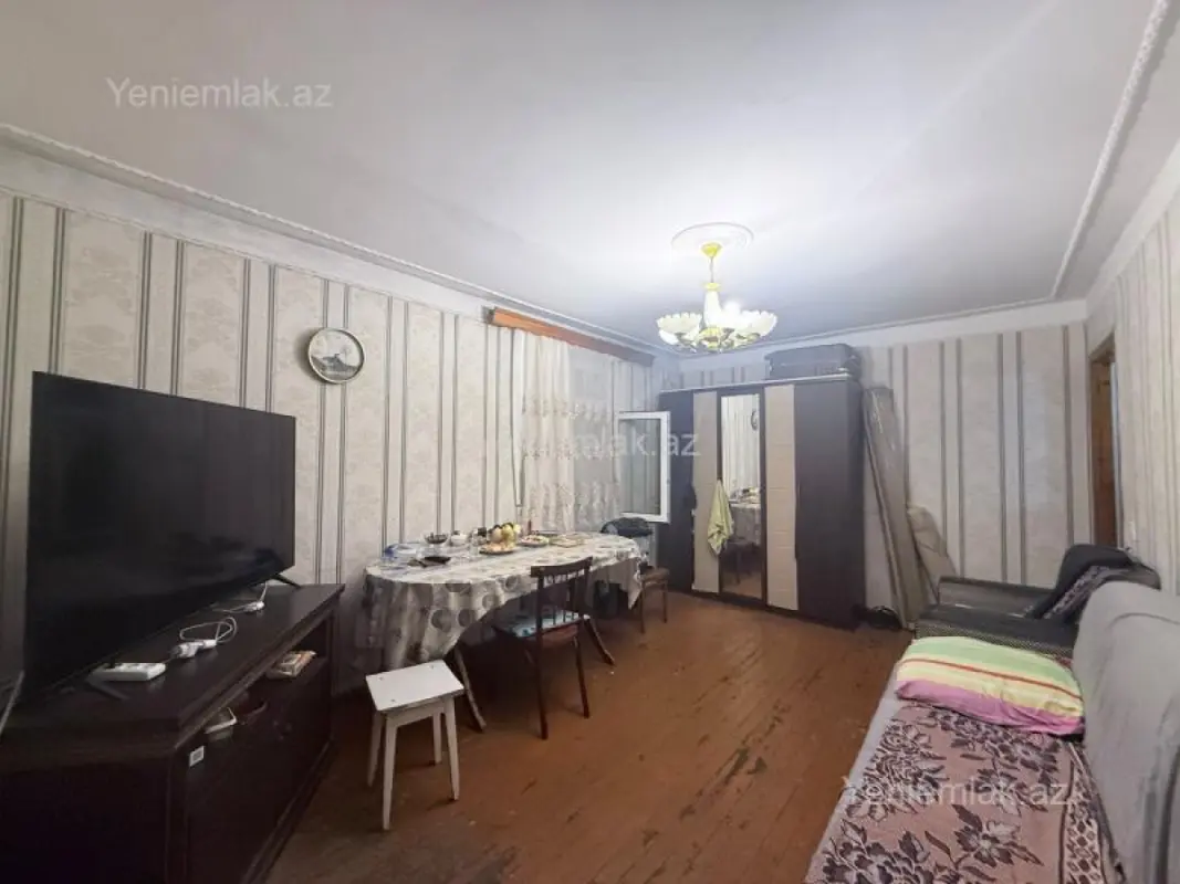 Satılır 1 otaqlı köhnə tikili 35 m²