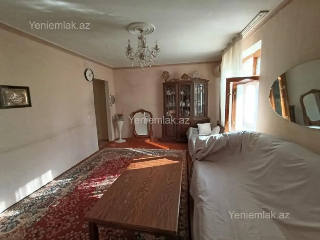 Satılır 2 otaqlı köhnə tikili 45 m²