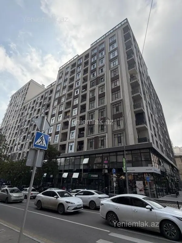Satılır 3 otaqlı yeni tikili 137 m²