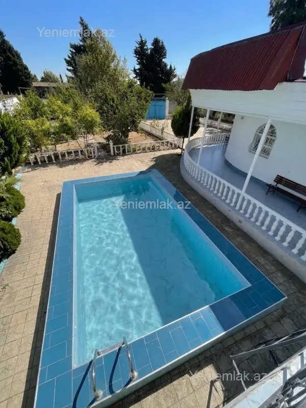 Satılır 7 otaqlı həyət evi 300 m²