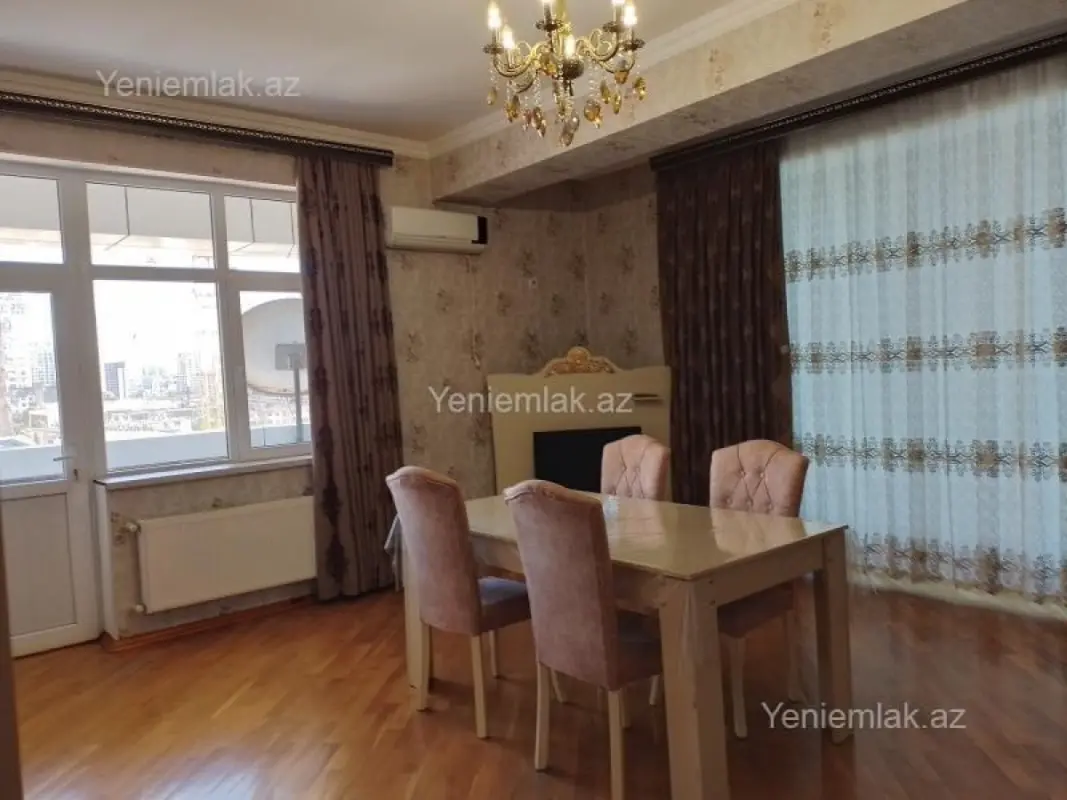 Satılır 3 otaqlı yeni tikili 130 m²