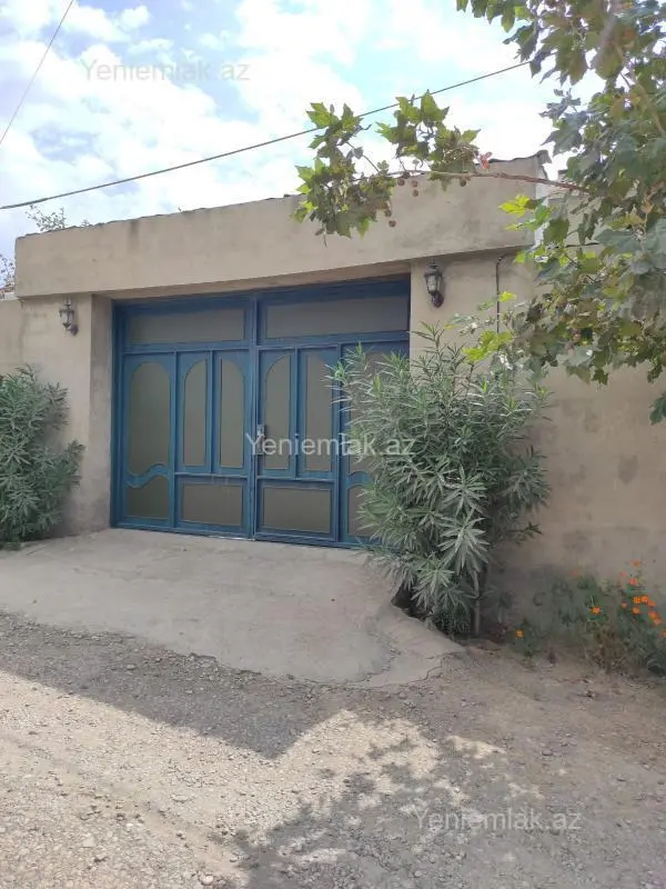 Satılır 6 otaqlı həyət evi 200 m²