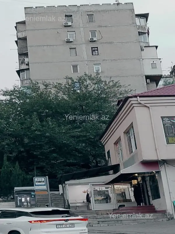 Satılır 4 otaqlı köhnə tikili 104 m²