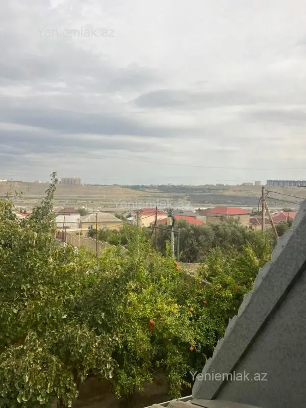 Satılır 6 otaqlı həyət evi 200 m²