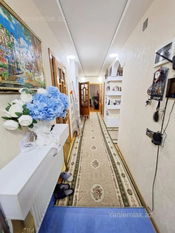 Satılır 5 otaqlı köhnə tikili 130 m²