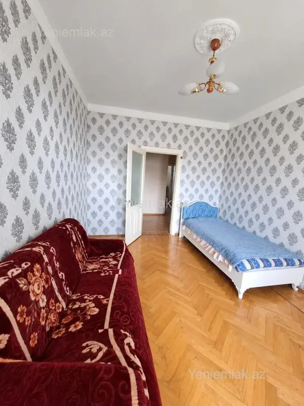 Satılır 2 otaqlı köhnə tikili 61 m²