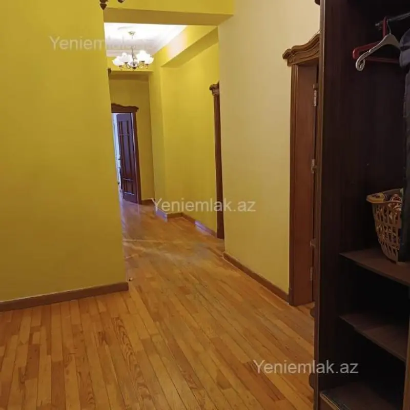 Satılır 3 otaqlı yeni tikili 122 m²