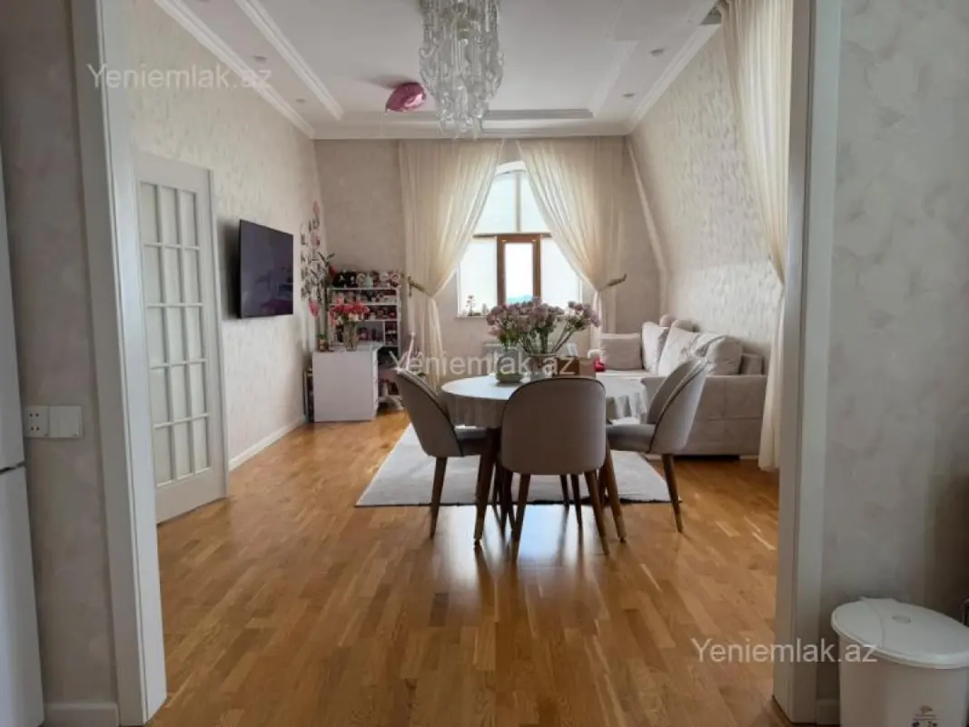 Satılır 2 otaqlı yeni tikili 80 m²