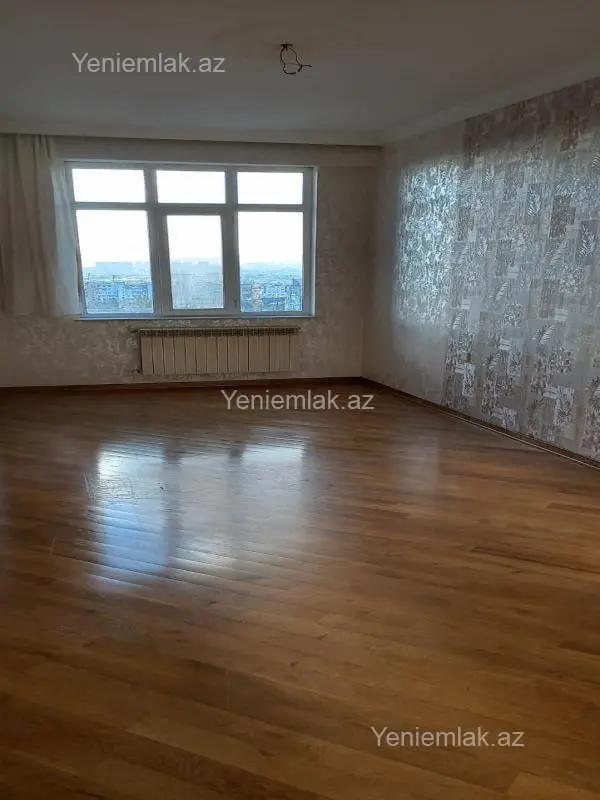 Satılır 4 otaqlı köhnə tikili 112 m²