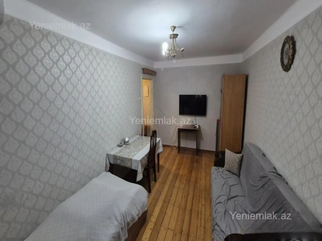 Satılır 2 otaqlı köhnə tikili 35 m²
