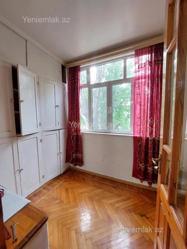 Satılır 3 otaqlı köhnə tikili 65 m²