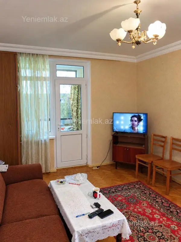 Satılır 2 otaqlı köhnə tikili 45 m²