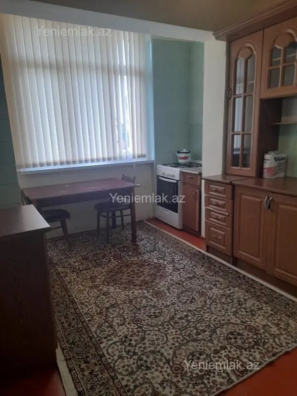 Satılır 5 otaqlı köhnə tikili 120 m²