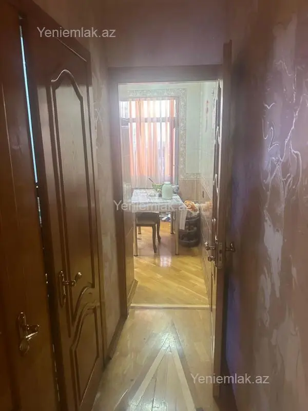 Satılır 5 otaqlı köhnə tikili 120 m²